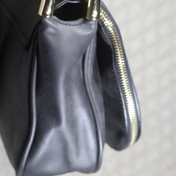 Steve Madden Medium Size Rounded Black Crossbody Purse - LIKE NEW - Picture 7 of 9